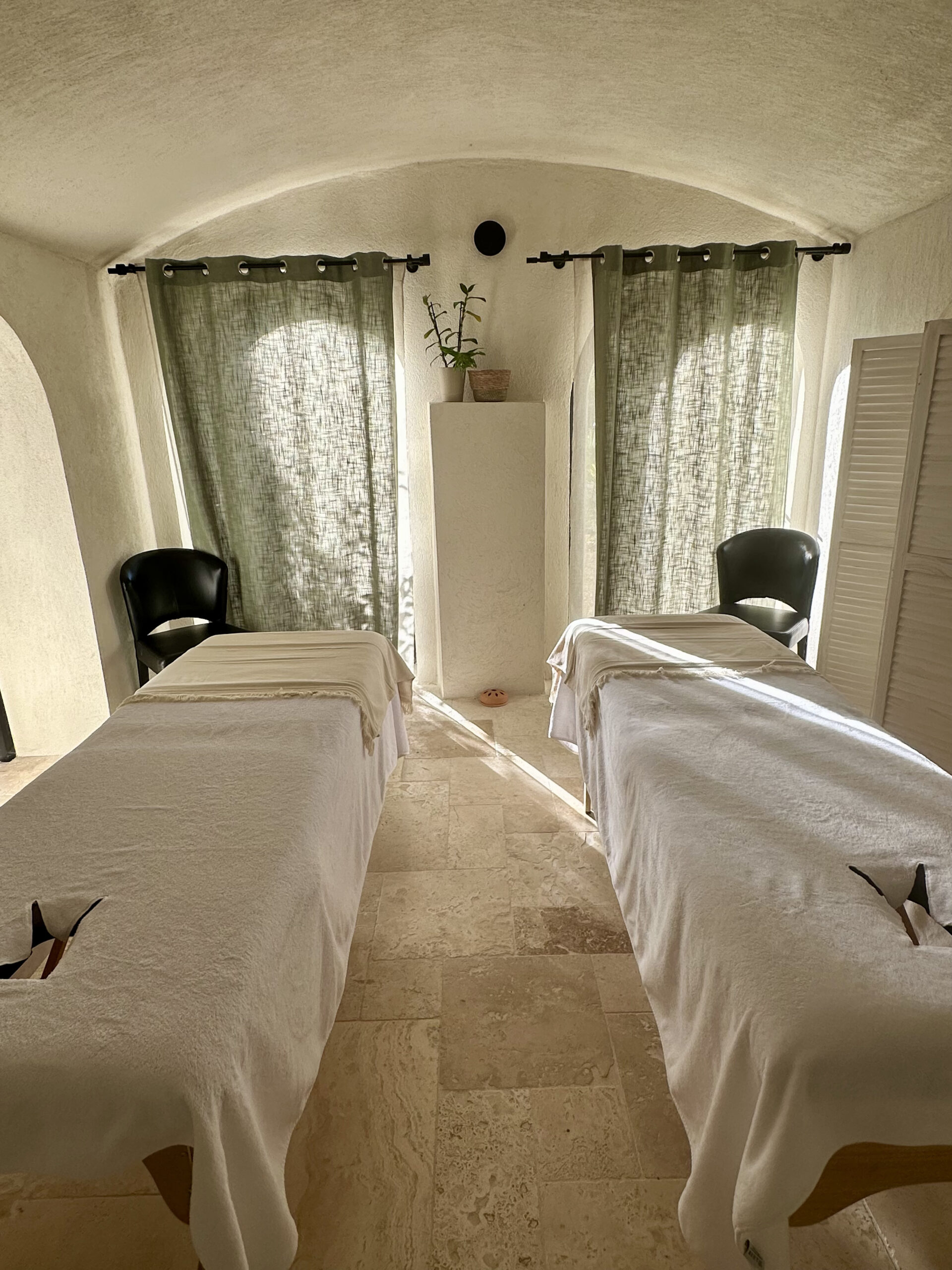 1:2 journée spa avec massage 175€ (1h30 de massage à 215€)